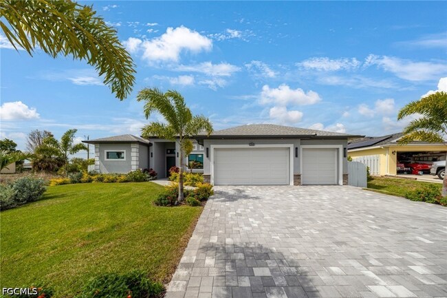 419 NW 4th Terrace, Cape Coral, Florida 33993